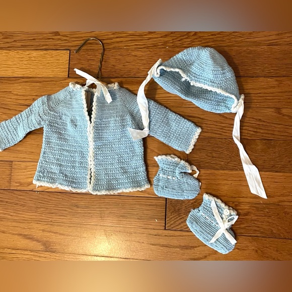 1950’s‎ Doll Knit Sweater, Booties, Hat Vintage Blue And White handknit - Picture 1 of 9